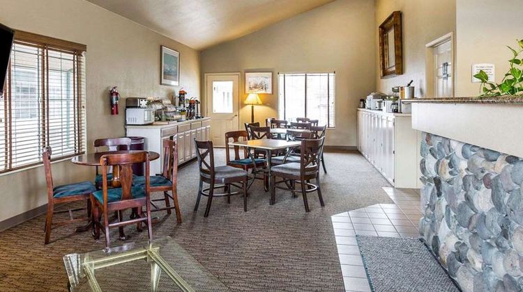 Quality Inn & Suites Minden Lobby
