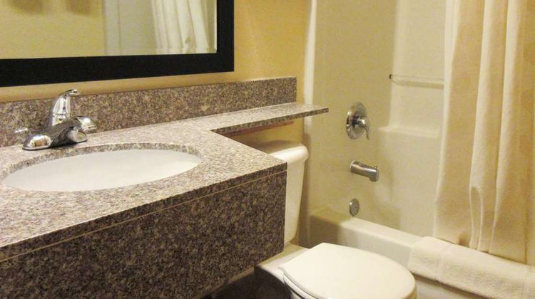 Quality Inn & Suites Fallon Room