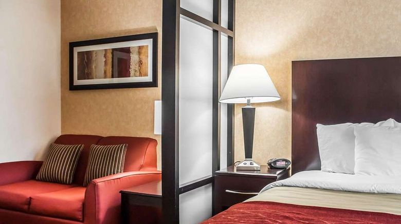 <b>Quality Inn Room</b>. Images powered by <a href="https://iceportal.shijigroup.com/" title="IcePortal" target="_blank">IcePortal</a>.