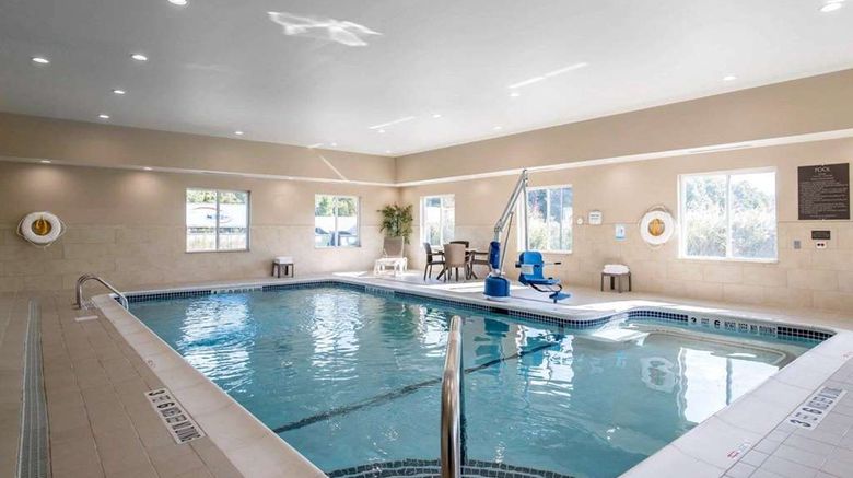 <b>Comfort Inn Saugerties NY Pool</b>. Images powered by <a href="https://iceportal.shijigroup.com/" title="IcePortal" target="_blank">IcePortal</a>.