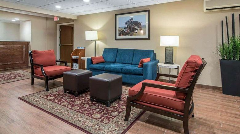<b>Comfort Inn Saugerties NY Lobby</b>. Images powered by <a href="https://iceportal.shijigroup.com/" title="IcePortal" target="_blank">IcePortal</a>.