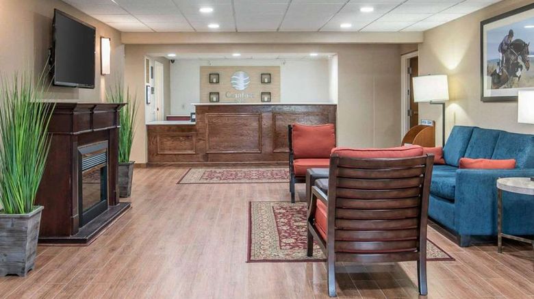 <b>Comfort Inn Saugerties NY Lobby</b>. Images powered by <a href="https://iceportal.shijigroup.com/" title="IcePortal" target="_blank">IcePortal</a>.