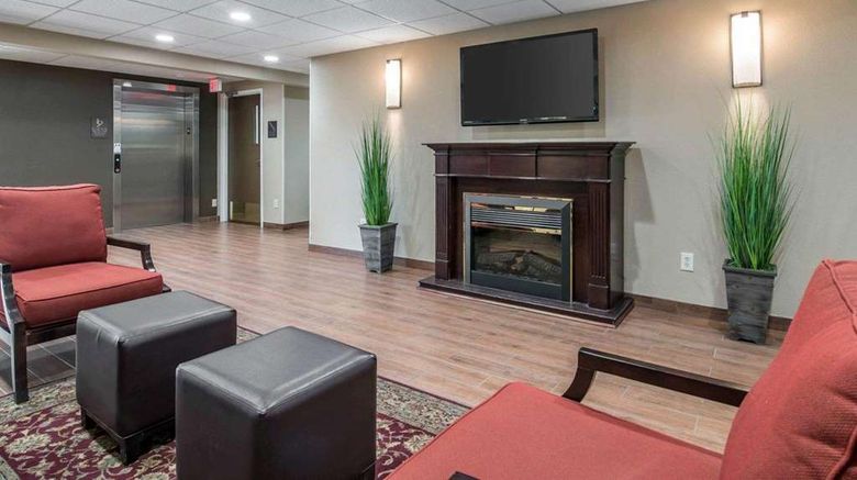 <b>Comfort Inn Saugerties NY Lobby</b>. Images powered by <a href="https://iceportal.shijigroup.com/" title="IcePortal" target="_blank">IcePortal</a>.