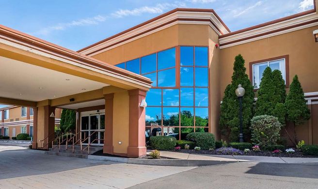 Quality Inn & Suites Albany Airport Exterior