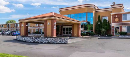 Quality Inn & Suites Albany Airport Exterior
