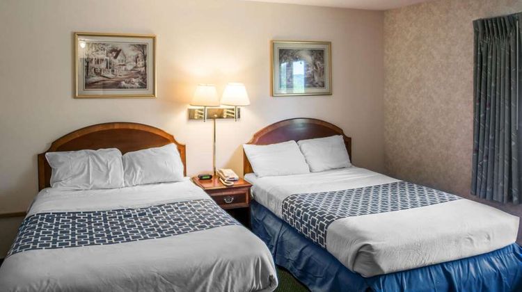 Econo Lodge Hornell Room