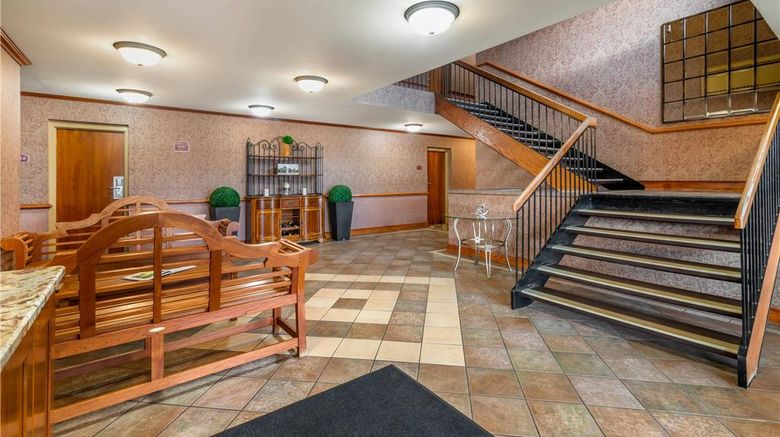 <b>The Inn at Grand View, an Ascend Hotel Lobby</b>. Images powered by <a href="https://iceportal.shijigroup.com/" title="IcePortal" target="_blank">IcePortal</a>.