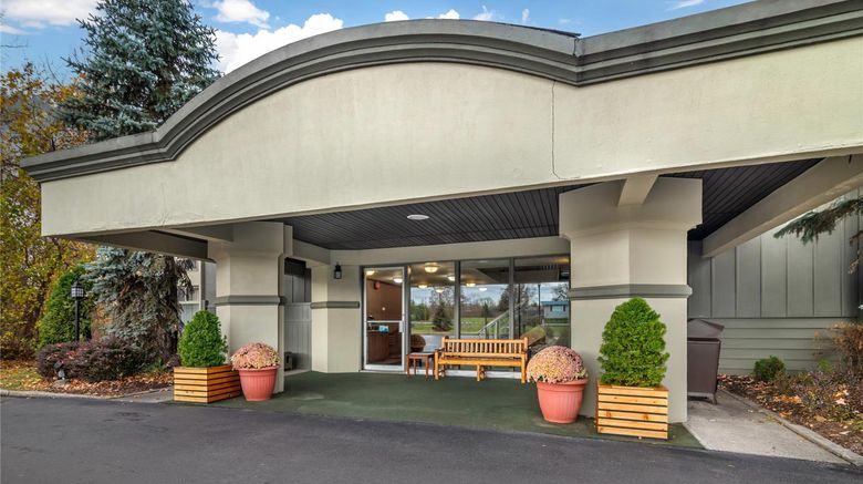 <b>The Inn at Grand View, an Ascend Hotel Exterior</b>. Images powered by <a href="https://iceportal.shijigroup.com/" title="IcePortal" target="_blank">IcePortal</a>.