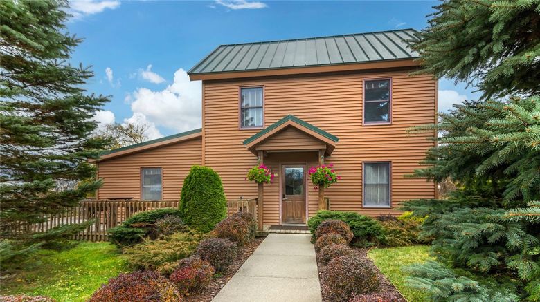 <b>The Inn at Grand View, an Ascend Hotel Suite</b>. Images powered by <a href="https://iceportal.shijigroup.com/" title="IcePortal" target="_blank">IcePortal</a>.