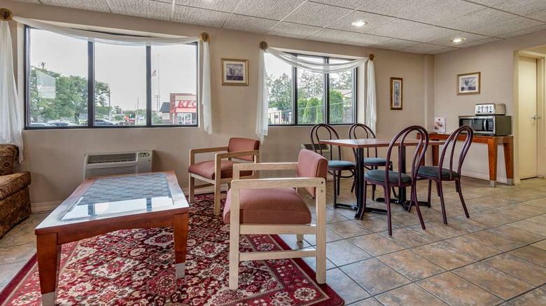 <b>Econo Lodge Restaurant</b>. Images powered by <a href="https://iceportal.shijigroup.com/" title="IcePortal" target="_blank">IcePortal</a>.