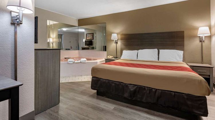 Econo Lodge Room