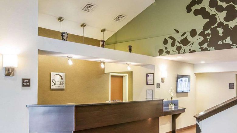 <b>Sleep Inn & Suites Lobby</b>. Images powered by <a href="https://iceportal.shijigroup.com/" title="IcePortal" target="_blank">IcePortal</a>.