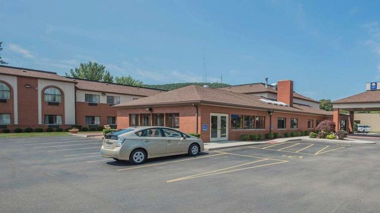 Quality Inn Exterior