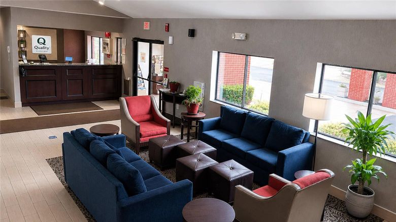 <b>Quality Inn Lobby</b>. Images powered by <a href="https://iceportal.shijigroup.com/" title="IcePortal" target="_blank">IcePortal</a>.