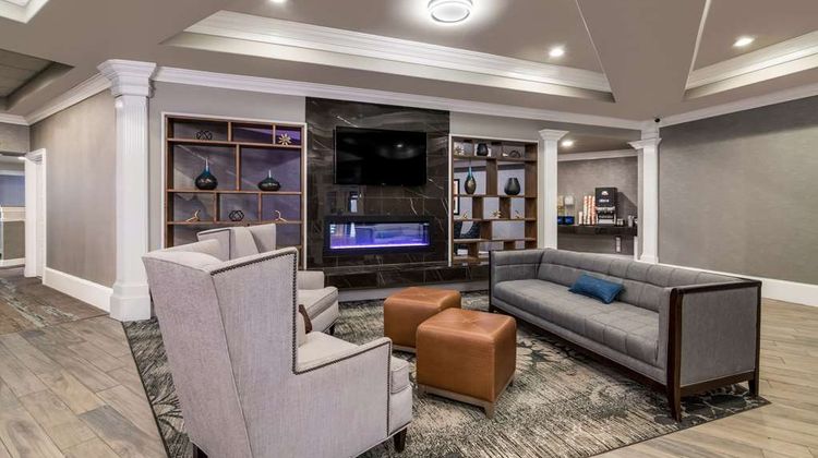 Comfort Inn & Suites Plattsburgh Lobby