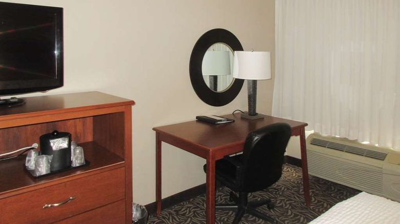 <b>Clarion Inn & Suites Cortland Room</b>. Images powered by <a href="https://iceportal.shijigroup.com/" title="IcePortal" target="_blank">IcePortal</a>.