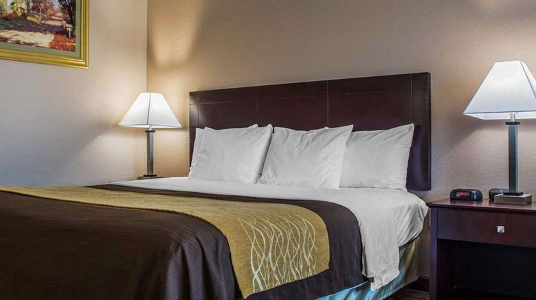 <b>Quality Inn Lockport Room</b>. Images powered by <a href="https://iceportal.shijigroup.com/" title="IcePortal" target="_blank">IcePortal</a>.
