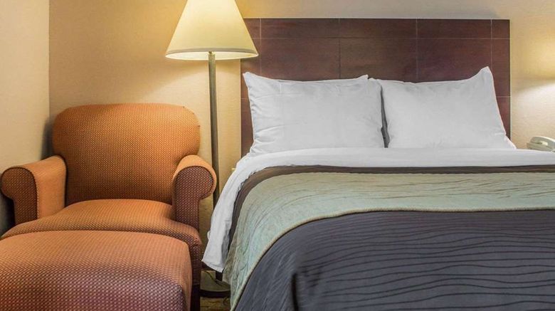 <b>Quality Inn Lockport Room</b>. Images powered by <a href="https://iceportal.shijigroup.com/" title="IcePortal" target="_blank">IcePortal</a>.