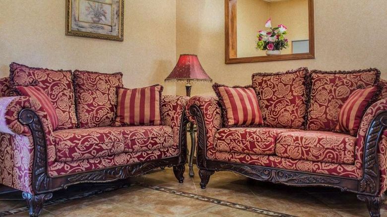 <b>Quality Inn Lockport Lobby</b>. Images powered by <a href="https://iceportal.shijigroup.com/" title="IcePortal" target="_blank">IcePortal</a>.
