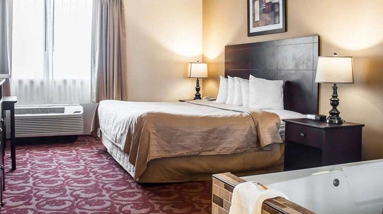 Quality Inn Buffalo Airport Suite