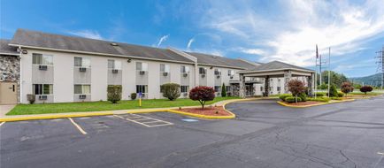 Econo Lodge Painted Post Corning Exterior