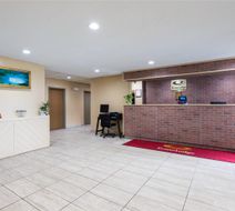 Econo Lodge Painted Post Corning Lobby