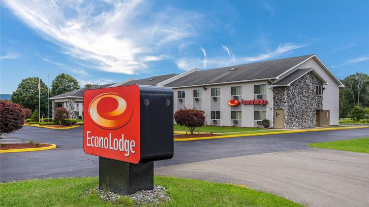 Econo Lodge Painted Post Corning Exterior