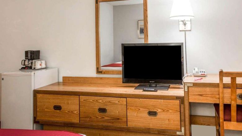 <b>Rodeway Inn Lake Placid Room</b>. Images powered by <a href="https://iceportal.shijigroup.com/" title="IcePortal" target="_blank">IcePortal</a>.