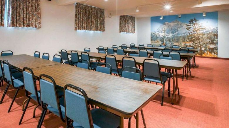 <b>Rodeway Inn Lake Placid Meeting</b>. Images powered by <a href="https://iceportal.shijigroup.com/" title="IcePortal" target="_blank">IcePortal</a>.