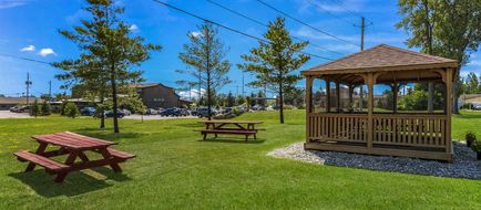 Quality Inn & Suites Exterior