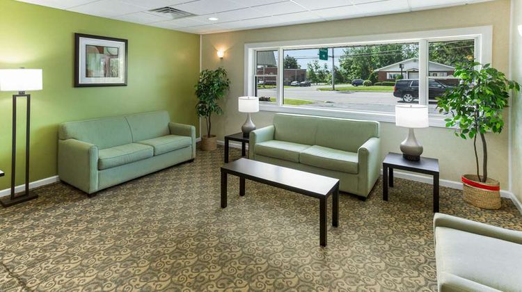 Quality Inn & Suites Lobby