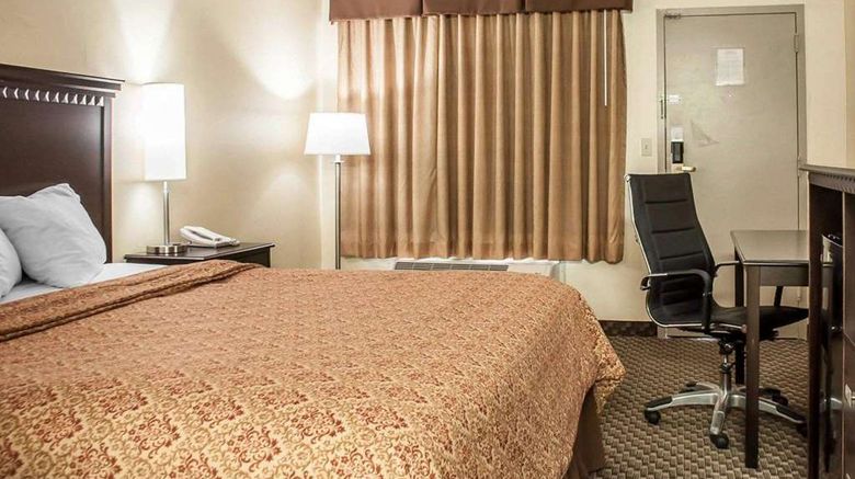 <b>Econo Lodge Room</b>. Images powered by <a href="https://iceportal.shijigroup.com/" title="IcePortal" target="_blank">IcePortal</a>.