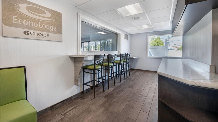 Econo Lodge Hicksville Restaurant
