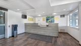 Econo Lodge Hicksville Lobby