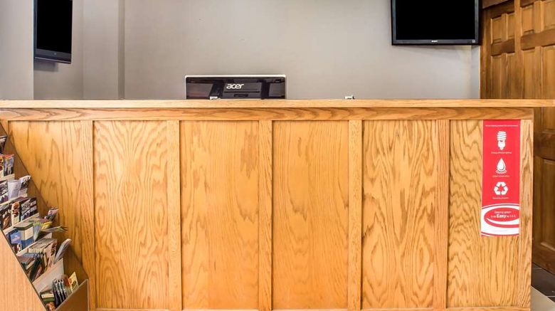 <b>Econo Lodge Lobby</b>. Images powered by <a href="https://iceportal.shijigroup.com/" title="IcePortal" target="_blank">IcePortal</a>.