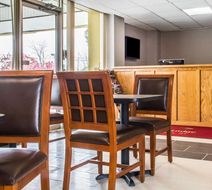 Econo Lodge Lobby