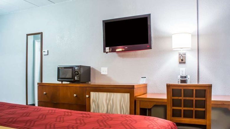 <b>Econo Lodge Room</b>. Images powered by <a href="https://iceportal.shijigroup.com/" title="IcePortal" target="_blank">IcePortal</a>.