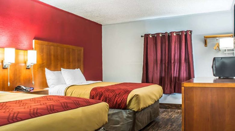<b>Econo Lodge Room</b>. Images powered by <a href="https://iceportal.shijigroup.com/" title="IcePortal" target="_blank">IcePortal</a>.