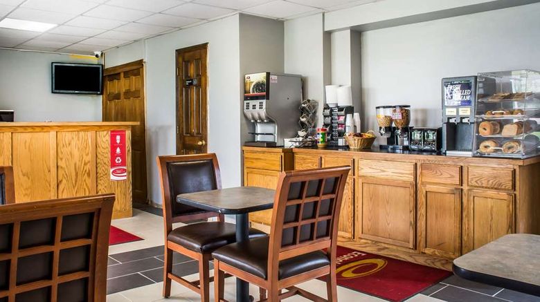 <b>Econo Lodge Restaurant</b>. Images powered by <a href="https://iceportal.shijigroup.com/" title="IcePortal" target="_blank">IcePortal</a>.