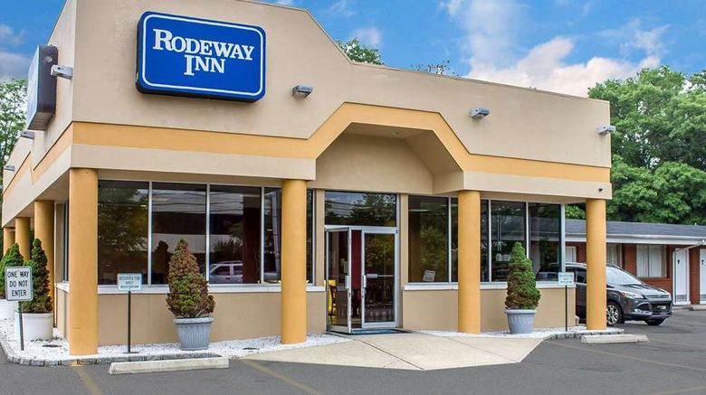 <b>Rodeway Inn MacArthur Airport Exterior</b>. Images powered by <a href="https://iceportal.shijigroup.com/" title="IcePortal" target="_blank">IcePortal</a>.