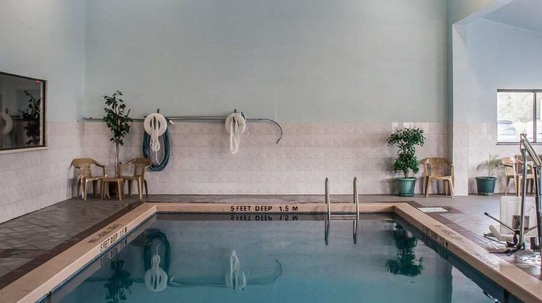 <b>Quality Inn Pool</b>. Images powered by <a href="https://iceportal.shijigroup.com/" title="IcePortal" target="_blank">IcePortal</a>.