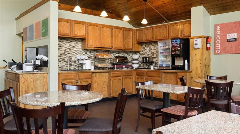 <b>Comfort Inn Carrier Circle Restaurant</b>. Images powered by <a href="https://iceportal.shijigroup.com/" title="IcePortal" target="_blank">IcePortal</a>.