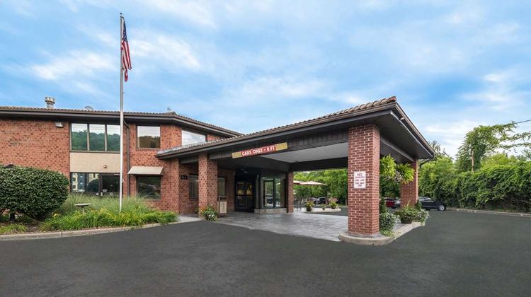 Quality Inn, Ithaca Exterior