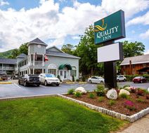 Quality Inn Lake George Exterior