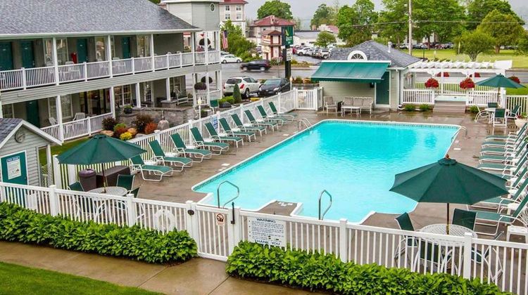 Quality Inn Lake George Pool