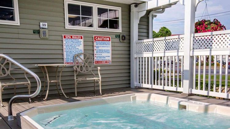 Quality Inn Lake George Pool