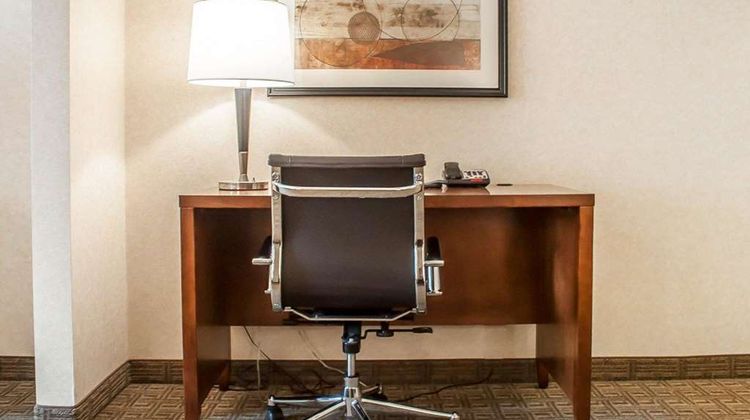 Comfort Inn & Suites Room