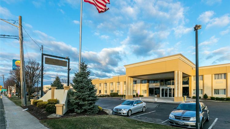 Comfort Inn Medford Long Island Exterior
