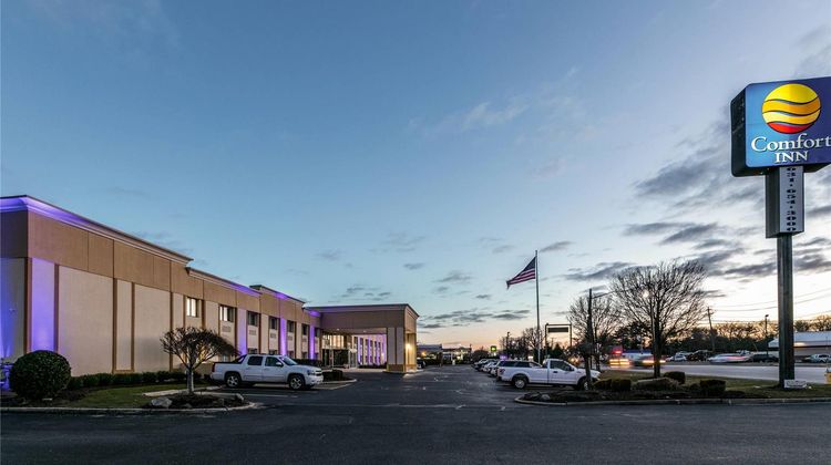 Comfort Inn Medford Long Island Exterior