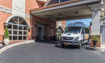 Comfort Inn & Suites Airport